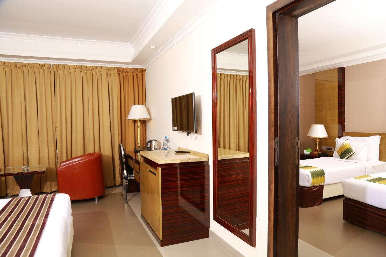 Hotel Bonanza Alappuzha Luaran gambar
